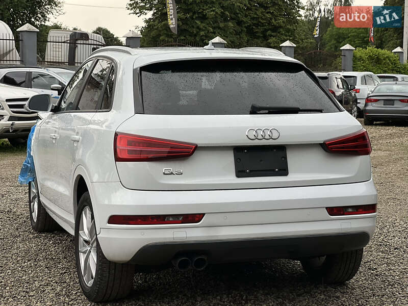 Внедорожник / Кроссовер Audi Q3 2017 в 