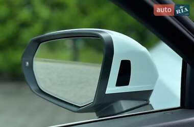 Внедорожник / Кроссовер Audi Q3 2020 в 