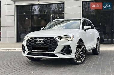 Внедорожник / Кроссовер Audi Q3 2019 в Киеве