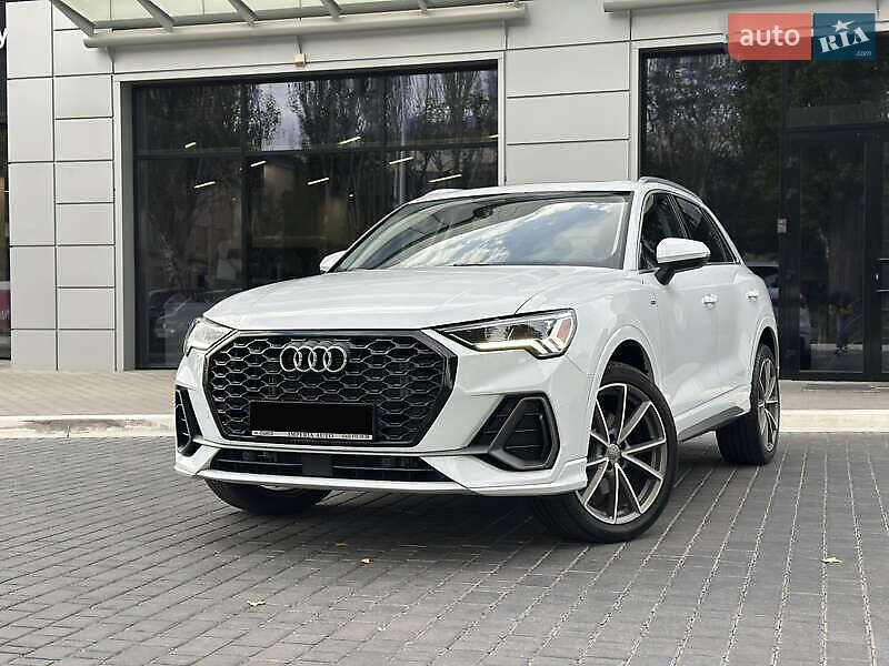 Внедорожник / Кроссовер Audi Q3 2019 в 