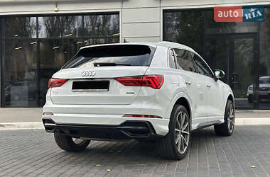 Внедорожник / Кроссовер Audi Q3 2019 в 