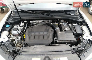 Внедорожник / Кроссовер Audi Q3 2021 в 