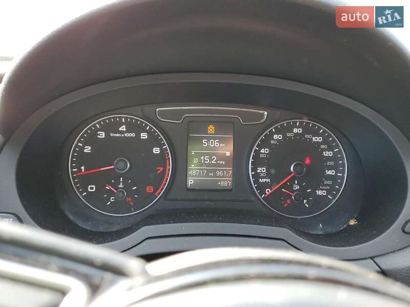 Внедорожник / Кроссовер Audi Q3 2016 в Львове