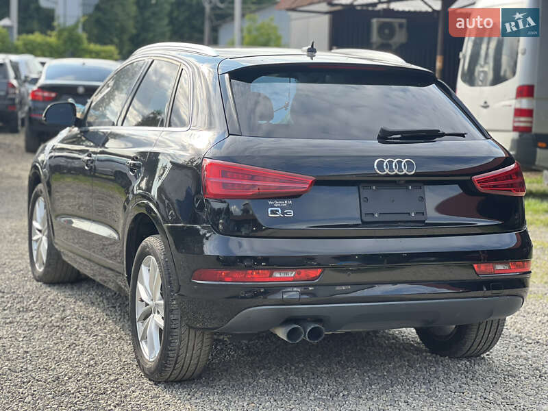 Внедорожник / Кроссовер Audi Q3 2015 в 