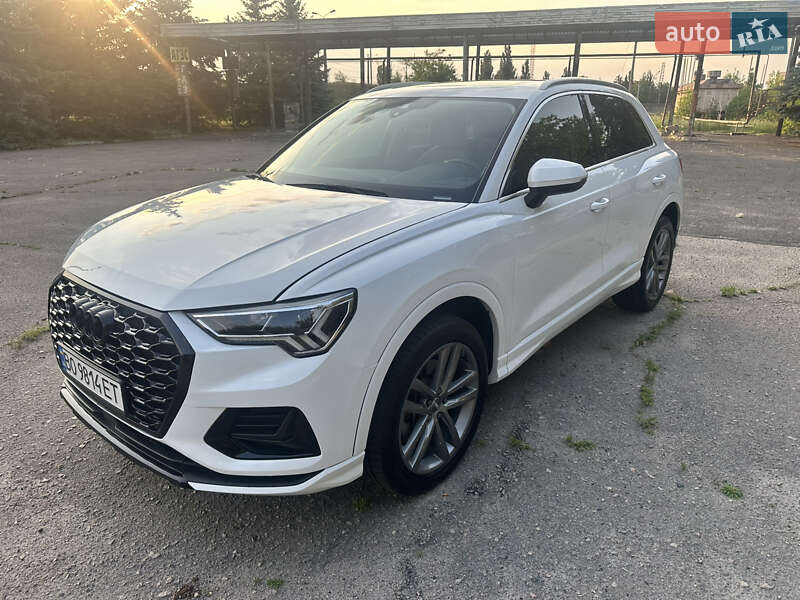 Внедорожник / Кроссовер Audi Q3 2019 в 