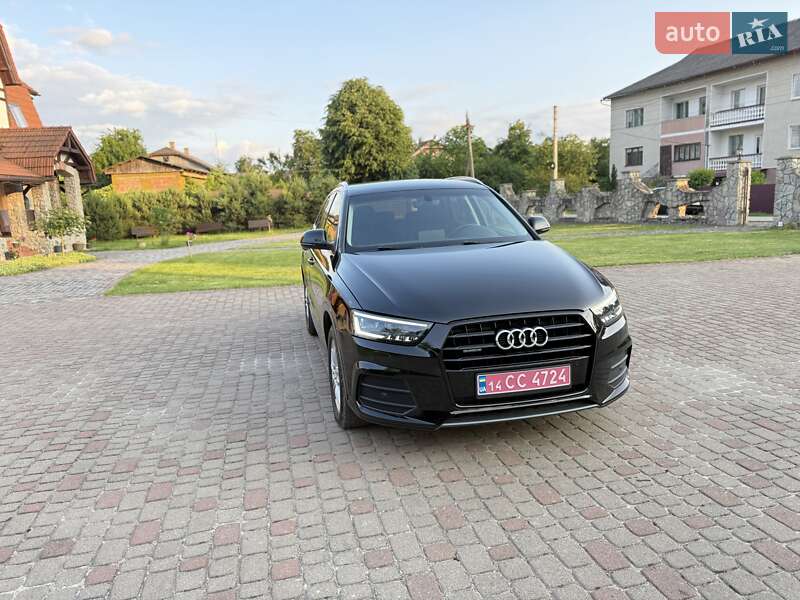 Внедорожник / Кроссовер Audi Q3 2016 в Калуше
