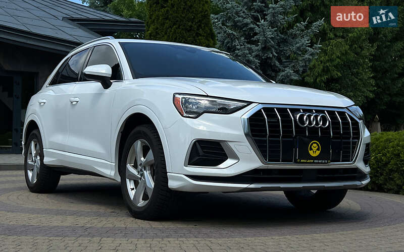 Внедорожник / Кроссовер Audi Q3 2019 в 