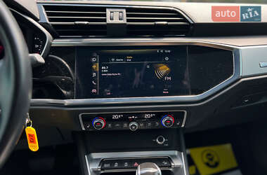 Внедорожник / Кроссовер Audi Q3 2019 в 