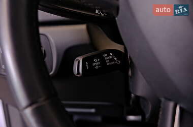Внедорожник / Кроссовер Audi Q3 2015 в 