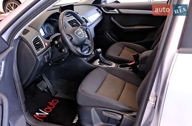 Внедорожник / Кроссовер Audi Q3 2015 в 