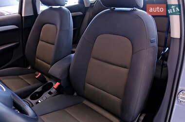 Внедорожник / Кроссовер Audi Q3 2015 в 