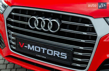 Внедорожник / Кроссовер Audi Q3 2017 в 