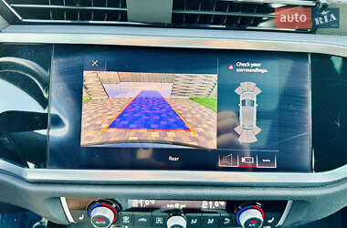 Внедорожник / Кроссовер Audi Q3 2021 в 