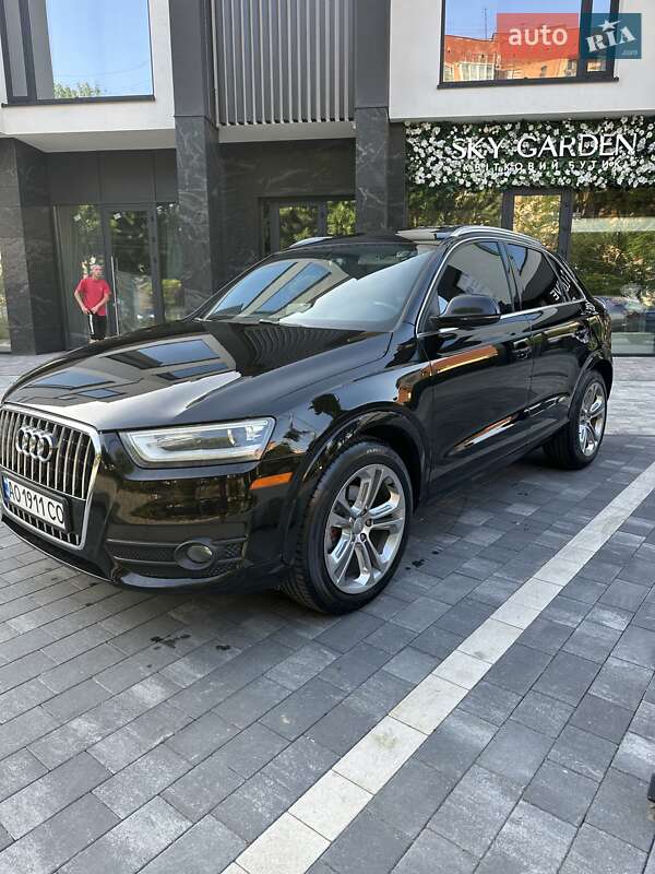 Внедорожник / Кроссовер Audi Q3 2014 в 