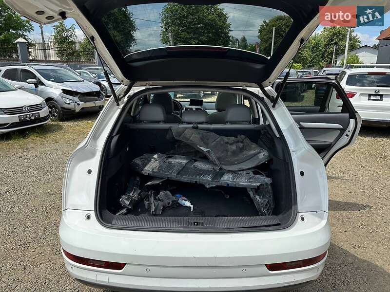 Внедорожник / Кроссовер Audi Q3 2017 в Стрые