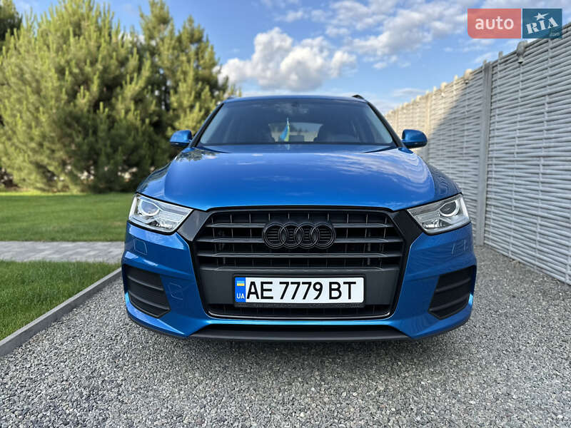 Позашляховик / Кросовер Audi Q3 2016 в Дніпрі