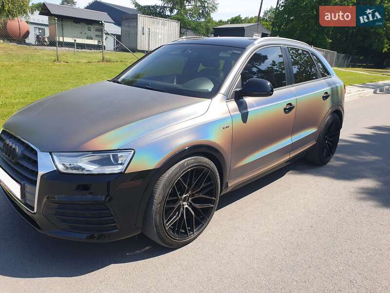 Позашляховик / Кросовер Audi Q3 2017 в 