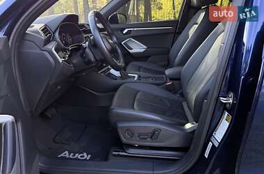 Позашляховик / Кросовер Audi Q3 2021 в 