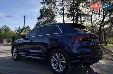 Позашляховик / Кросовер Audi Q3 2021 в 