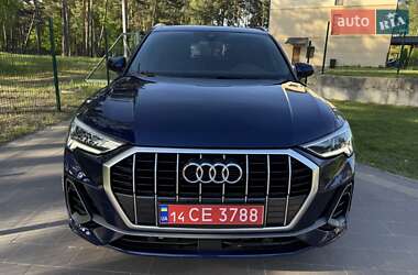 Позашляховик / Кросовер Audi Q3 2021 в 