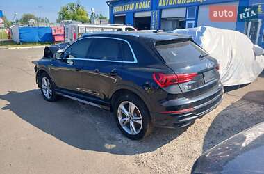 Внедорожник / Кроссовер Audi Q3 2021 в 