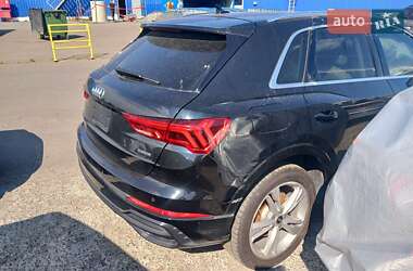 Внедорожник / Кроссовер Audi Q3 2021 в 
