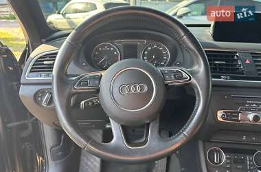 Внедорожник / Кроссовер Audi Q3 2016 в 