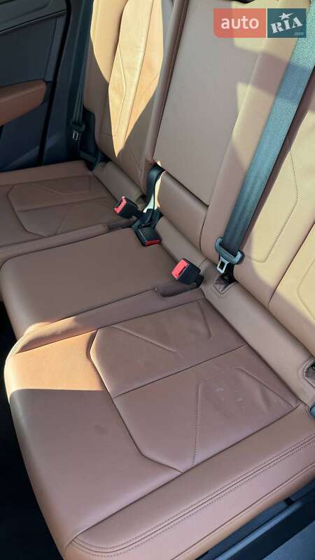 Внедорожник / Кроссовер Audi Q3 2021 в Ровно