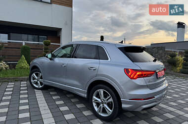 Внедорожник / Кроссовер Audi Q3 2019 в 