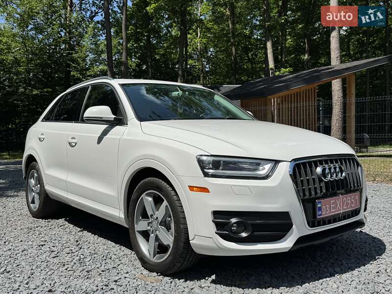 Внедорожник / Кроссовер Audi Q3 2015 в 