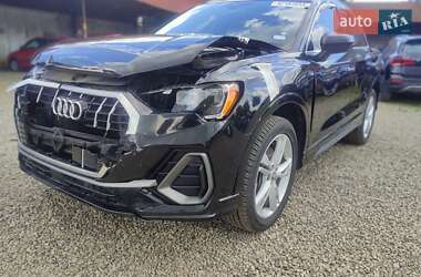 Внедорожник / Кроссовер Audi Q3 2019 в 