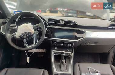 Внедорожник / Кроссовер Audi Q3 2019 в 