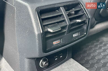 Внедорожник / Кроссовер Audi Q3 2021 в 