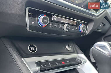 Внедорожник / Кроссовер Audi Q3 2021 в 