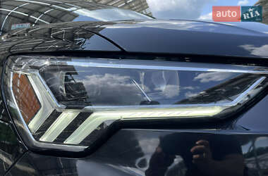 Внедорожник / Кроссовер Audi Q3 2021 в 