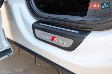 Внедорожник / Кроссовер Audi Q3 2012 в 