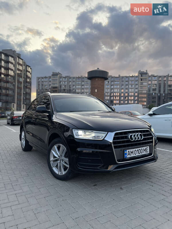 Внедорожник / Кроссовер Audi Q3 2016 в 