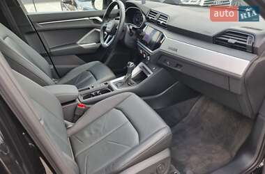 Внедорожник / Кроссовер Audi Q3 2021 в 
