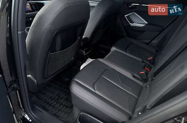 Внедорожник / Кроссовер Audi Q3 2023 в 