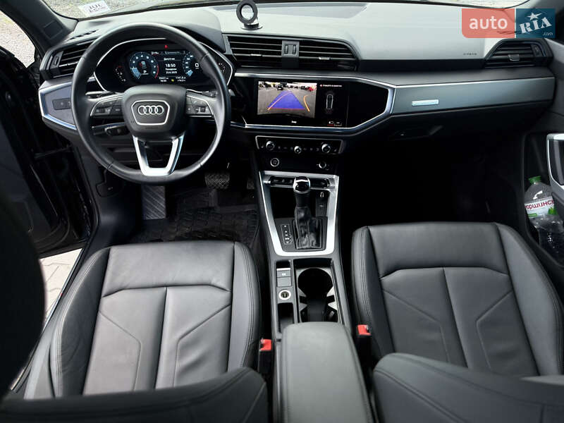 Внедорожник / Кроссовер Audi Q3 2023 в Каменском