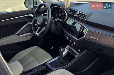 Внедорожник / Кроссовер Audi Q3 2019 в 