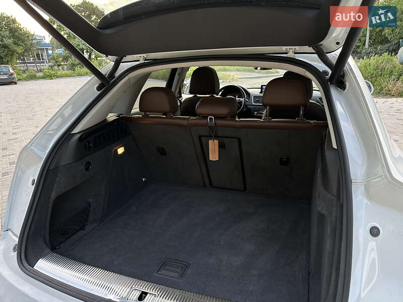 Внедорожник / Кроссовер Audi Q3 2015 в Ровно