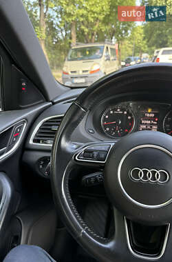 Внедорожник / Кроссовер Audi Q3 2015 в 