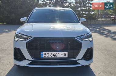Внедорожник / Кроссовер Audi Q3 2022 в 