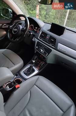 Внедорожник / Кроссовер Audi Q3 2016 в 