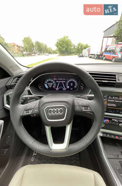 Внедорожник / Кроссовер Audi Q3 2024 в 
