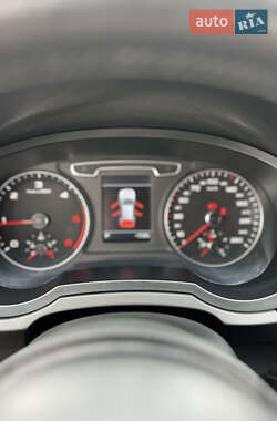 Внедорожник / Кроссовер Audi Q3 2012 в 