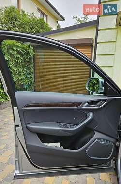 Внедорожник / Кроссовер Audi Q3 2015 в 