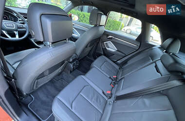 Внедорожник / Кроссовер Audi Q3 2020 в 