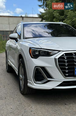 Внедорожник / Кроссовер Audi Q3 2019 в 